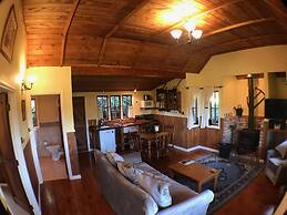 Vineyard Cottages