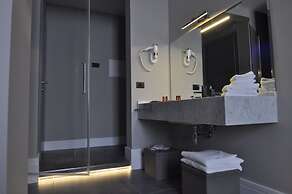 Place 24 Suites & Wellness