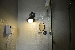 Hotel 27