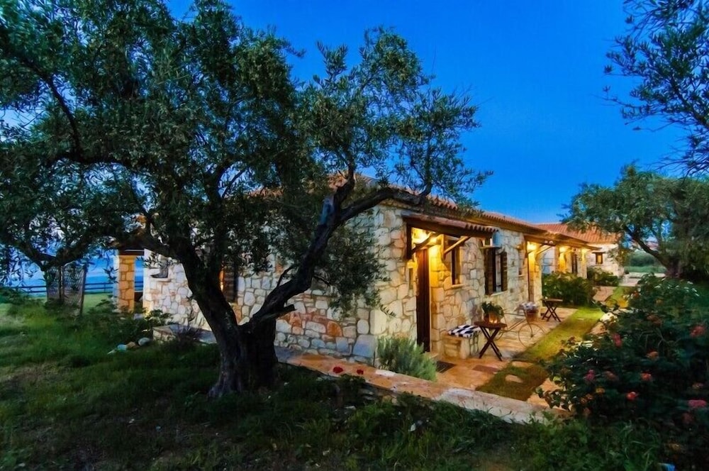 Kavos Psarou Villas