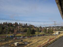 Pullman Garden Inn