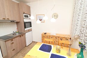 Apartments Trstenica