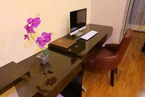 Nomo Service Apartment The Legend