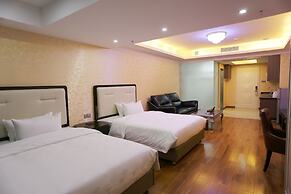 Nomo Service Apartment The Legend