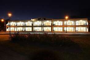 Senator Motor Inn