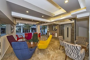 Metrolux Hotel