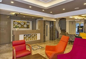 Metrolux Hotel