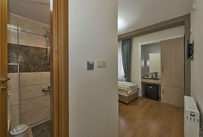 Metrolux Hotel