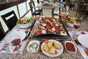 Bon Hotel City & Resort