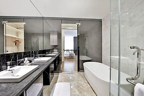 THE FACE Suites Hotel