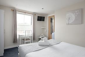 The R Inn Hotel
