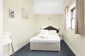 The R Inn Hotel