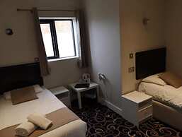 The R Inn Hotel