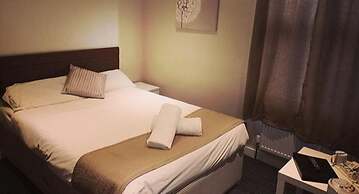 The R Inn Hotel