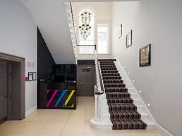 Roomzzz Newcastle