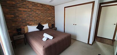 Centrepoint Motel