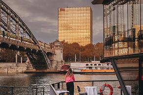 Off Paris Seine