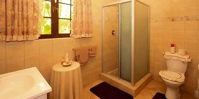 Homestead B & B