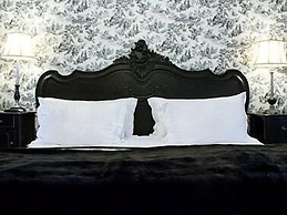 La Riviera Guesthouse