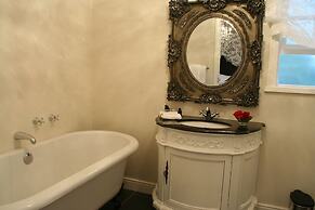 La Riviera Guesthouse