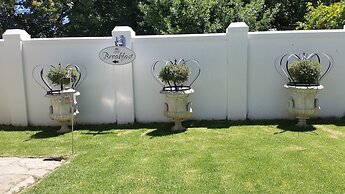 La Riviera Guesthouse