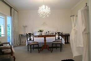 La Riviera Guesthouse