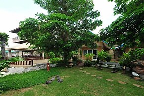 Chart Thip Resort