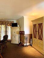 Sherwood's Country House