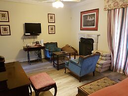 Sherwood's Country House