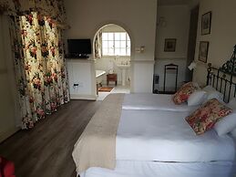 Sherwood's Country House