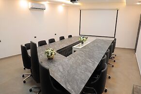 Nishan Hotel