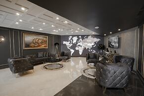 Nishan Hotel