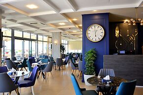 Nishan Hotel