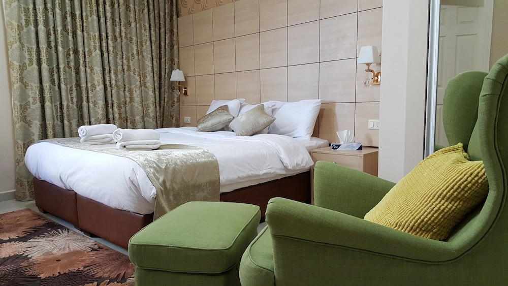 Nishan Hotel
