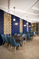 Nishan Hotel