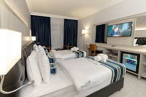 Nishan Hotel