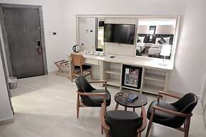 Nishan Hotel