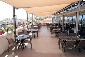 Nishan Hotel