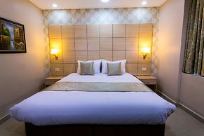 Nishan Hotel