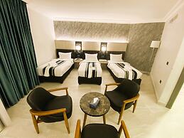 Nishan Hotel