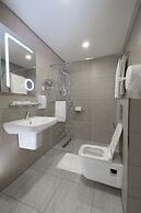 Nishan Hotel