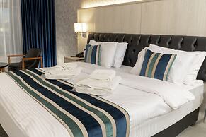 Nishan Hotel