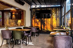 Peak Star Hotel