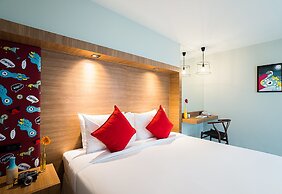 Sunshine Hip Hotel