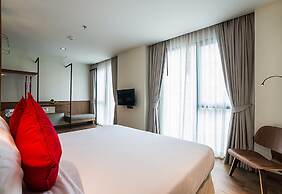 Sunshine Hip Hotel