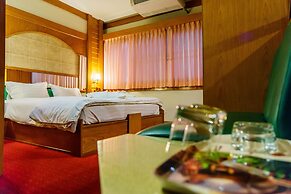 Siri Hotel