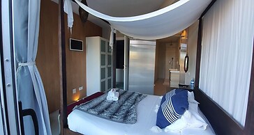Les Suites - Adults Only