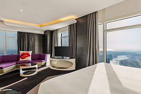 V Hotel Dubai, Curio Collection by Hilton