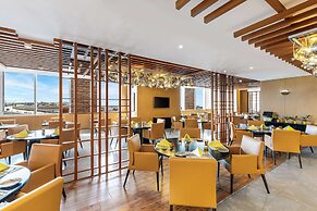 V Hotel Dubai, Curio Collection by Hilton