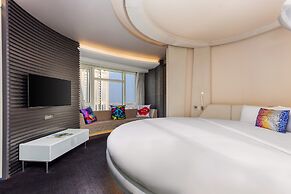 V Hotel Dubai, Curio Collection by Hilton